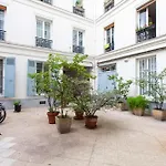 Luminous Apartment Close To The Sacred Heart